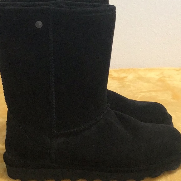 EUC. BEAR PAW “Elle” Short Microsuede Vegan Winter Boots in Black - Picture 6 of 16